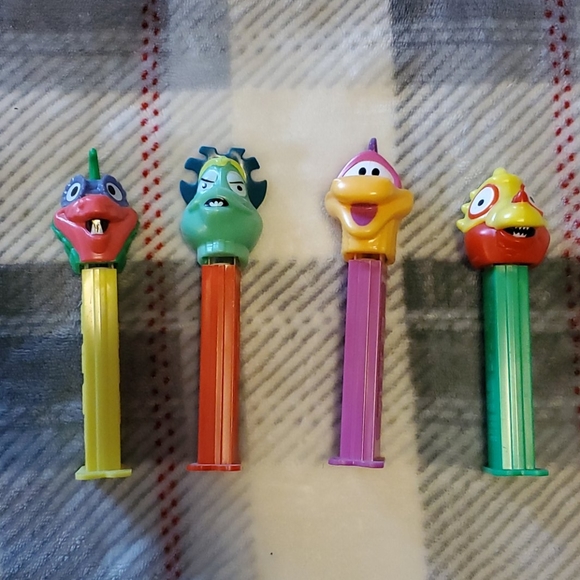 Pez Other - Pez-A-Saurs set of 4, no issues, 1995 Pez Dispense